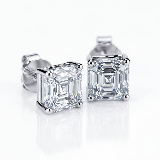 CHATUR Stud Earrings - Silver - Moissanite